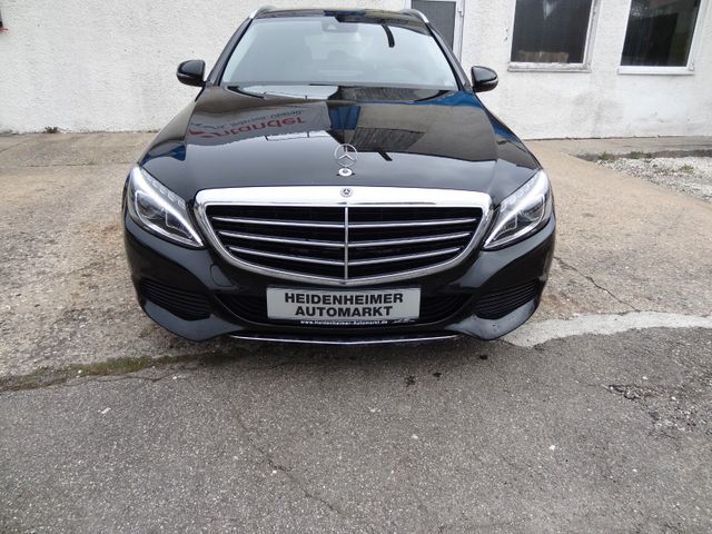 Fahrzeugabbildung Mercedes-Benz C 220 T BlueTec/AMG-19-Zoll/Pano/Navi/LED/Kamera