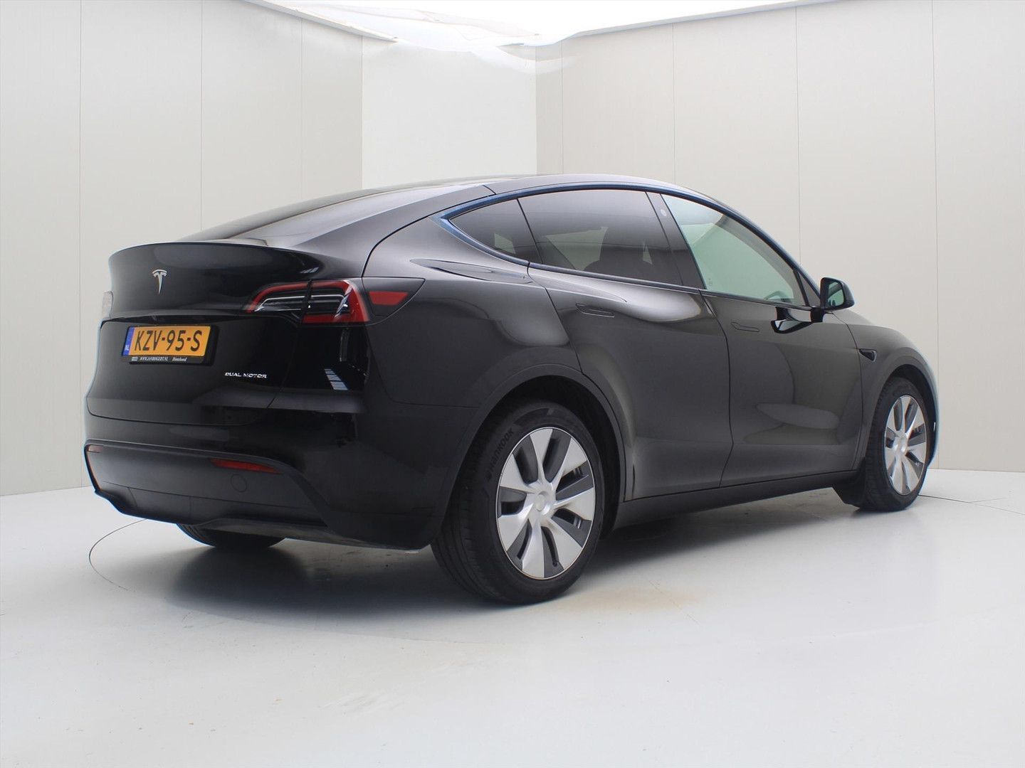 Tesla Model Y Long Range AWD 75kWh 351pk 94.4% SoH [ A imagem 2