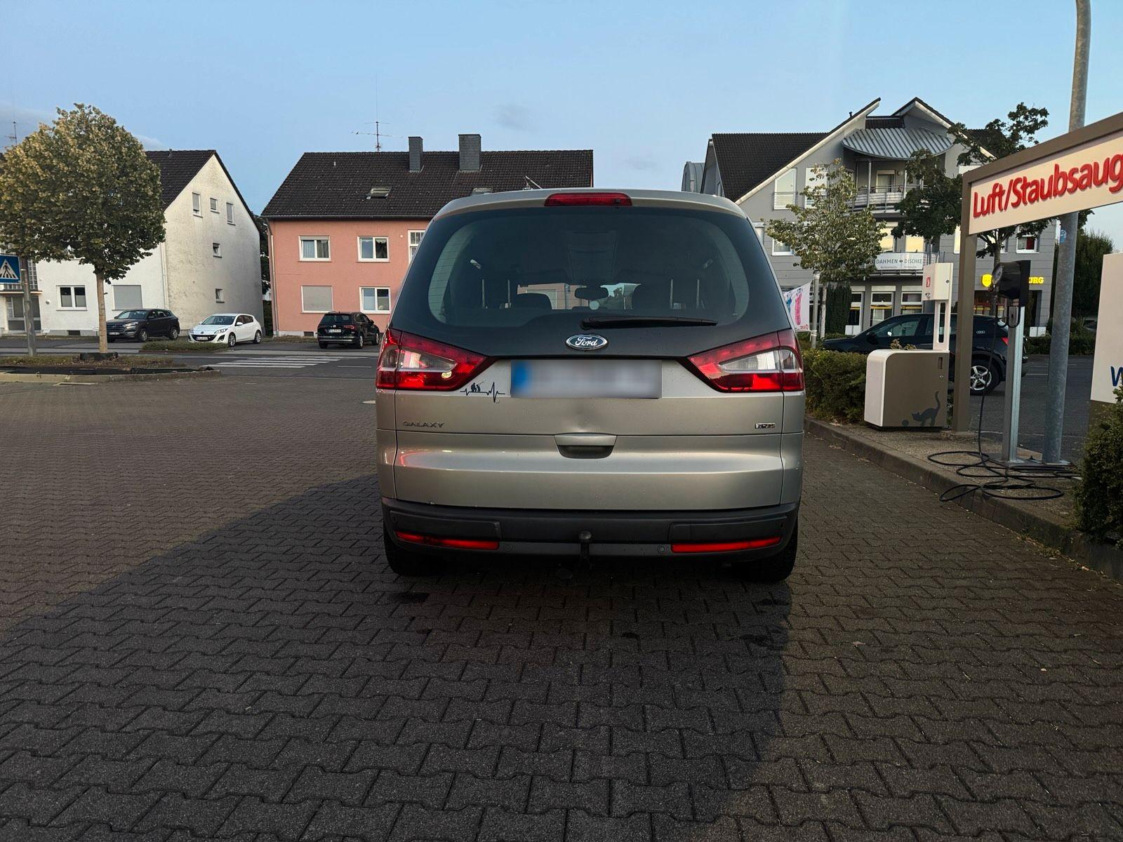 Ford Galaxy 2009 — photo 5