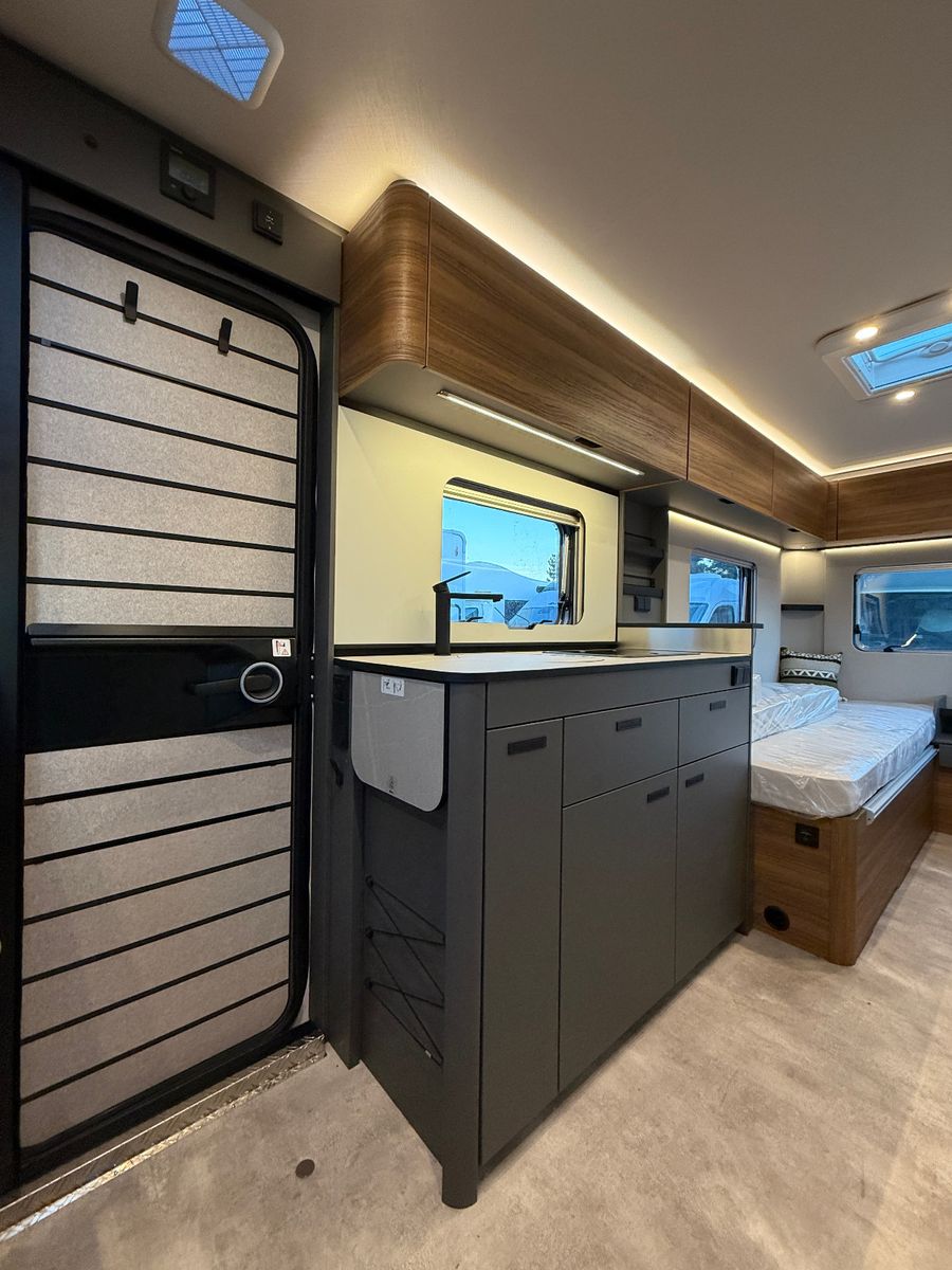 Fahrzeugabbildung HYMER / ERIBA / HYMERCAR Novaline 495 - Modell 2026 - 3.719€ sparen!