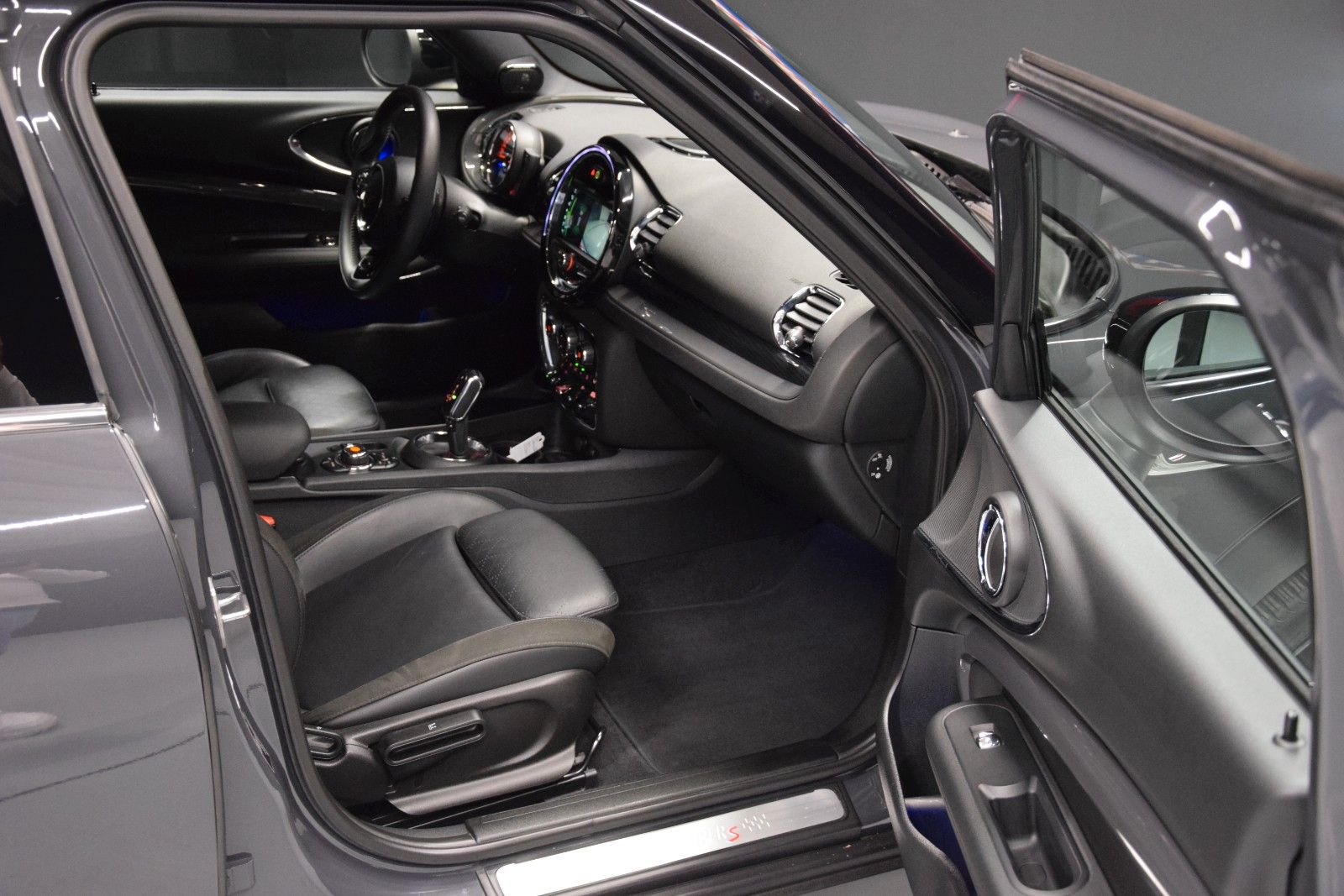 Fahrzeugabbildung MINI Clubman Cooper SD Chili Leder Kamera H&k Navi 18