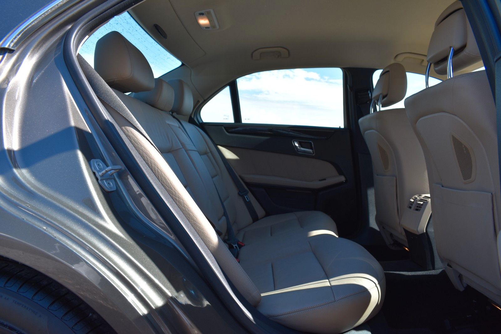 Fahrzeugabbildung Mercedes-Benz E 350 CGI Limousine STH/AHK/MEMORY/KEYLESS