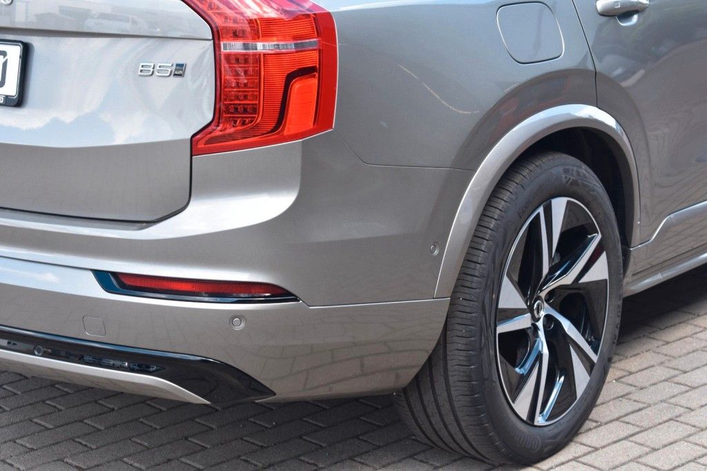 Fahrzeugabbildung Volvo XC90 B5 D AWD R-Design*PANO*STHZ*LUFT*360*H&K*QI