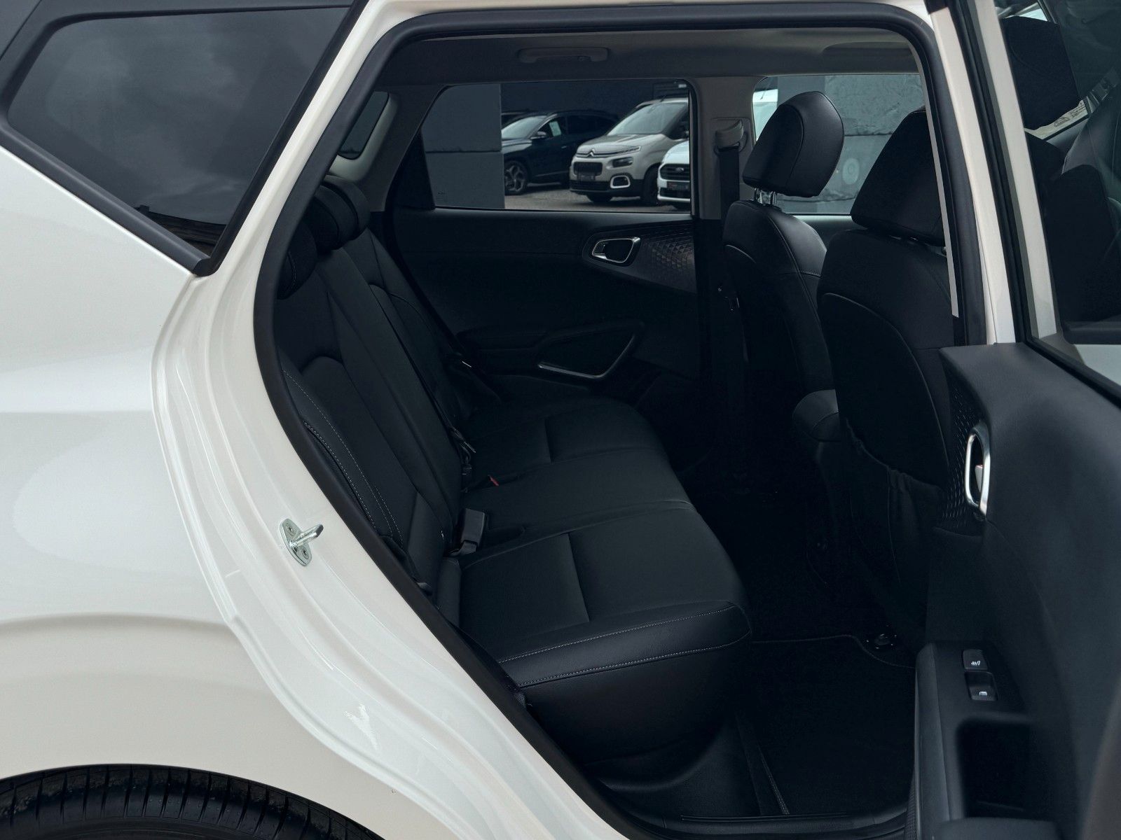 Fahrzeugabbildung Kia e-Soul Spirit Pano CarPlay H&K CAM ACC SHZ SBL