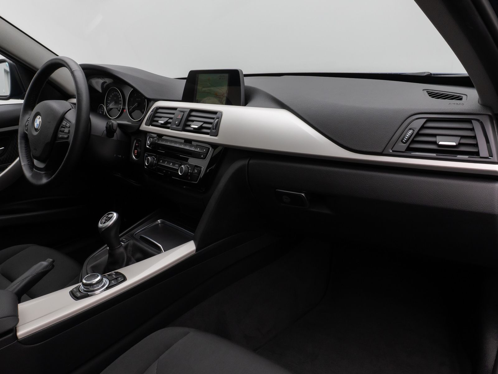 Fahrzeugabbildung BMW 320d xD Advantage Panorama Lordos AHK PDChint.