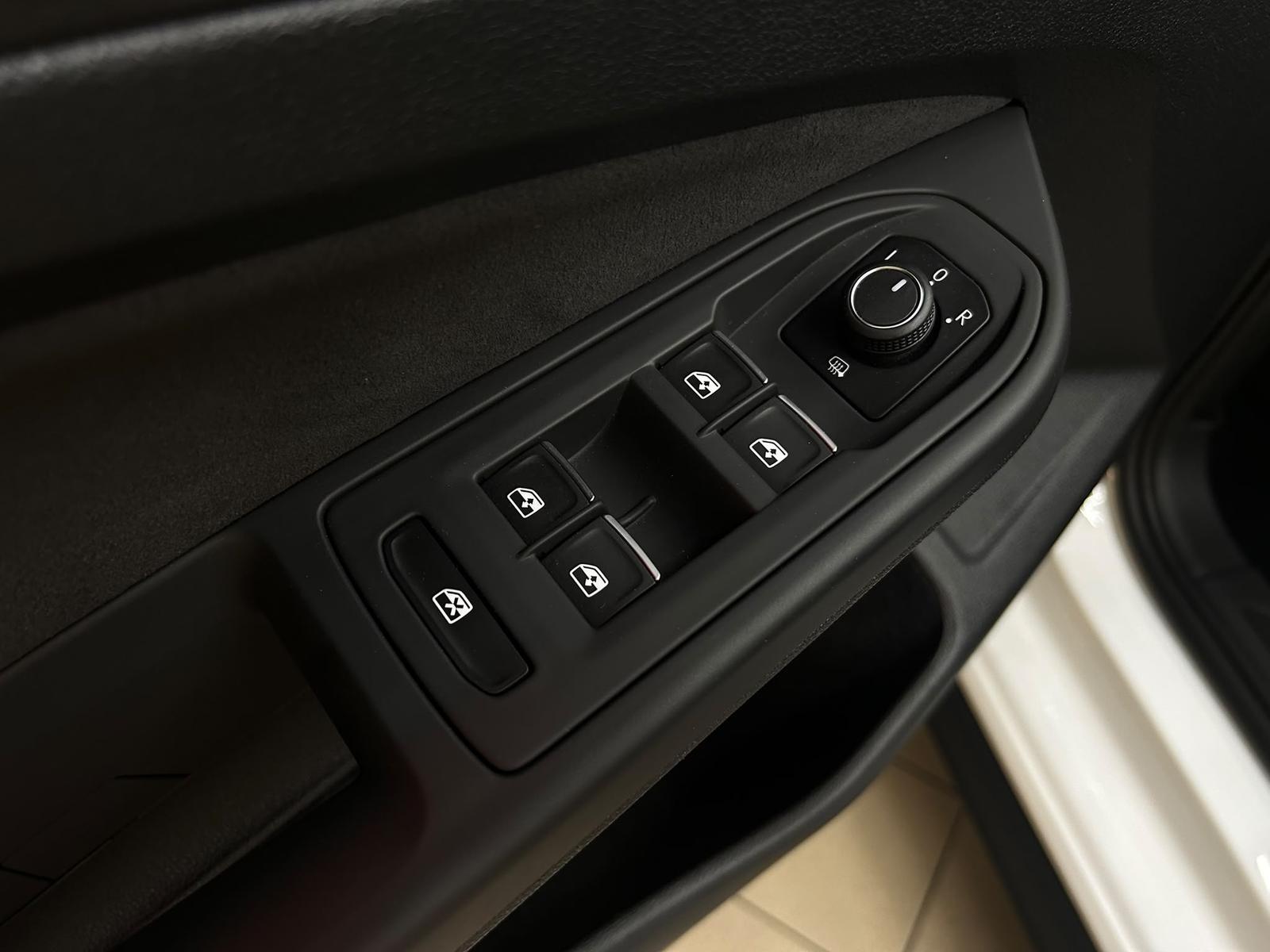 Volkswagen Golf VIII GTI 2,0 TSI LED+SHZ+CARPLAY+DAB+TEMP+, миниатюра 23