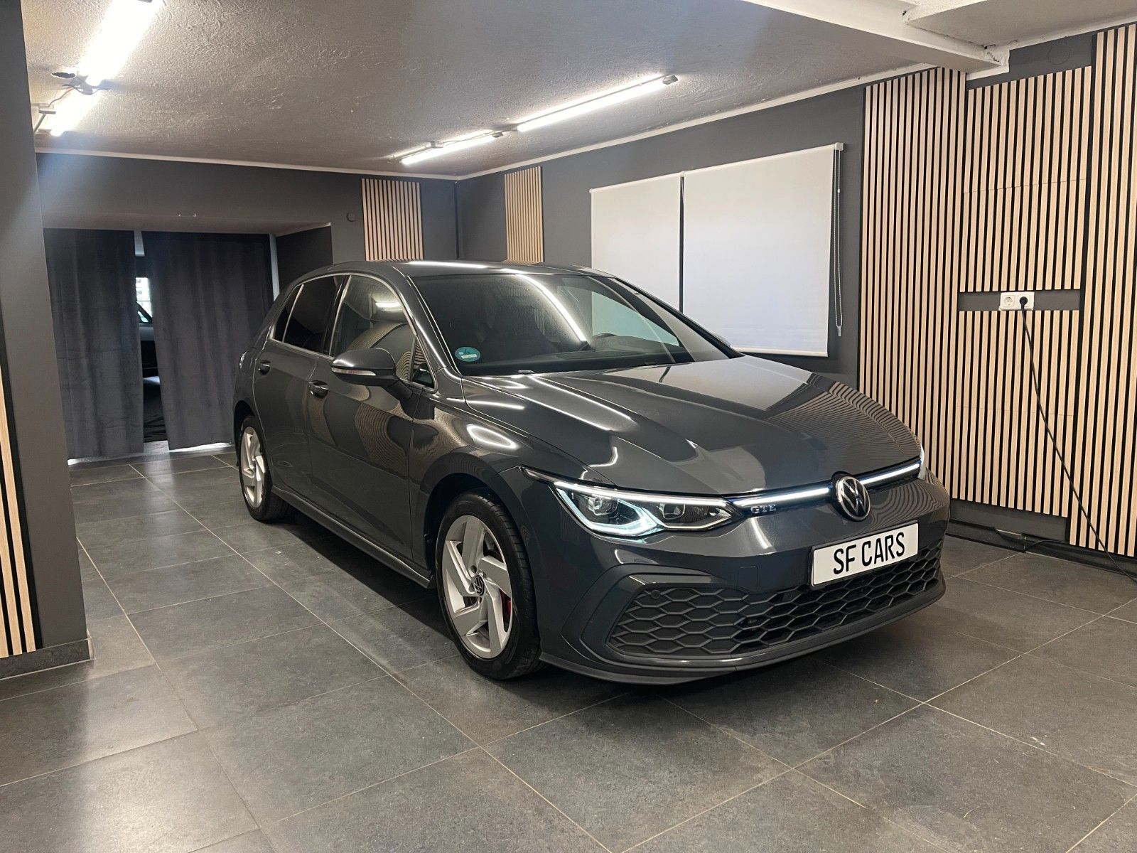 Volkswagen Golf VIII GTE *LKHZ*SHZ*TEMP*NAVI*TOUCH*AMBIENTE