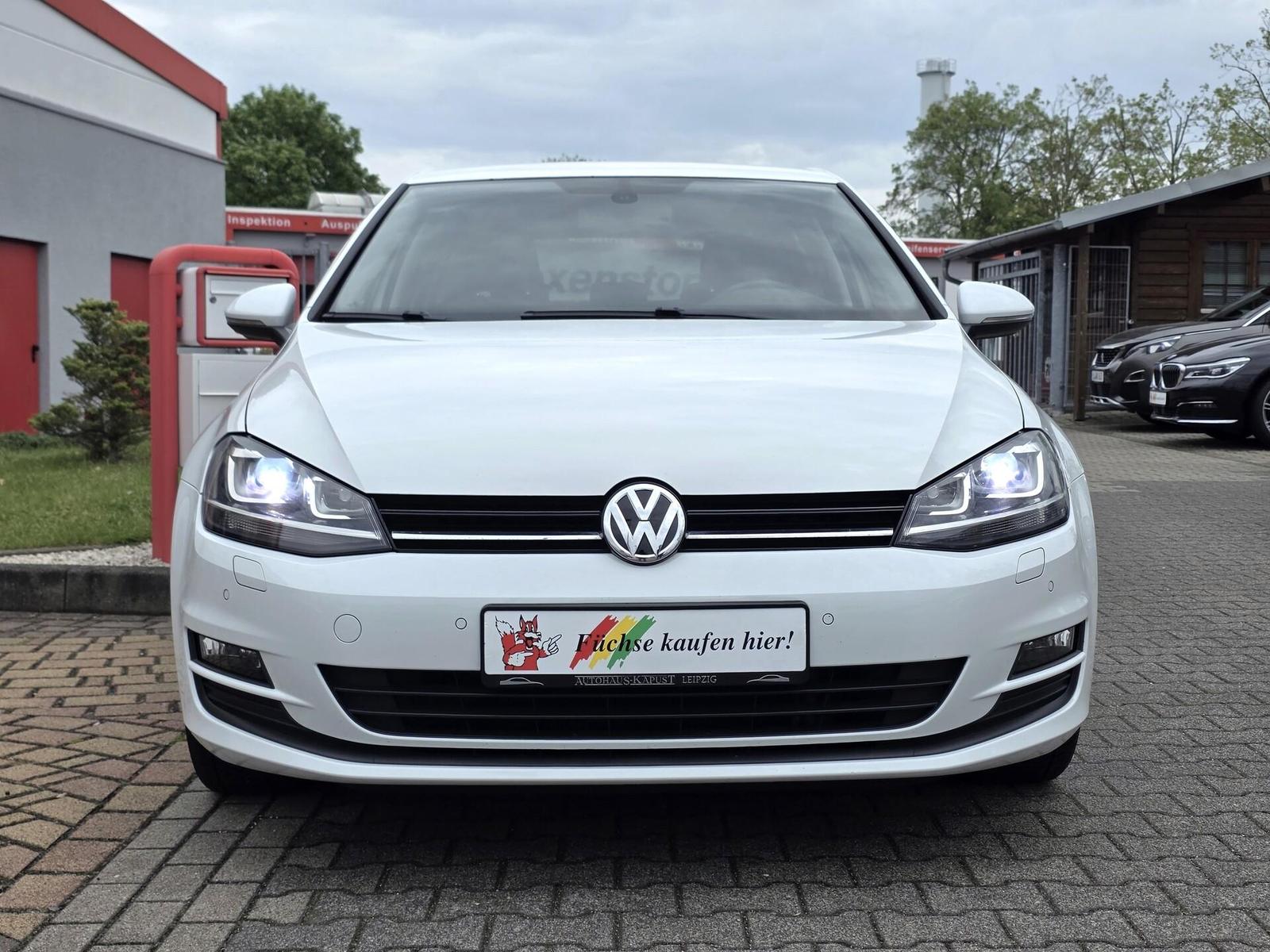 Volkswagen Golf 1.2 TSI Cup /Bi-Xenon/Klimaauto/Park-Assist