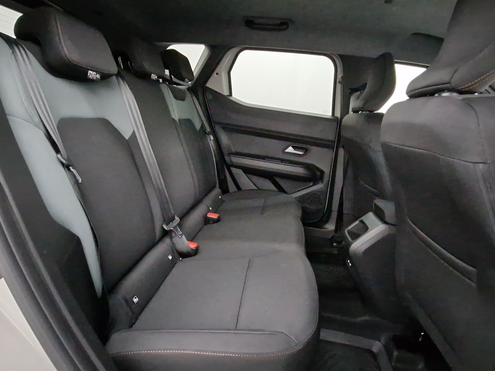 DACIA Duster Extreme Hybrid 155 Technik City – Bild 11
