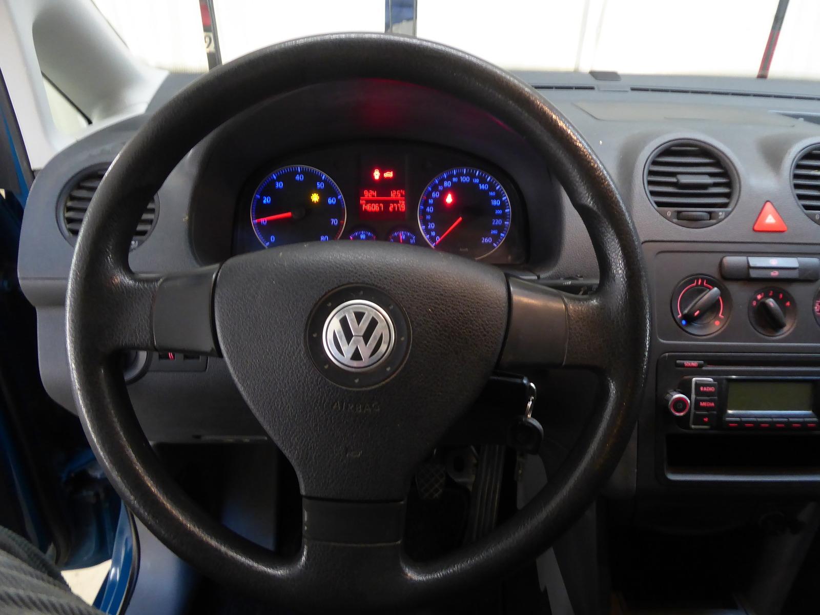 Volkswagen Caddy 2010 — photo 8