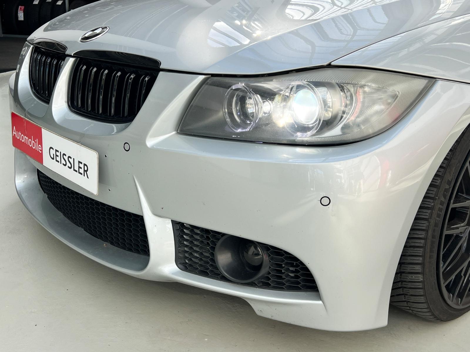BMW 330i M-Paket | 272 ch | BVM | Alcantara | GPS Professional | Sièges chauffants | Xénon