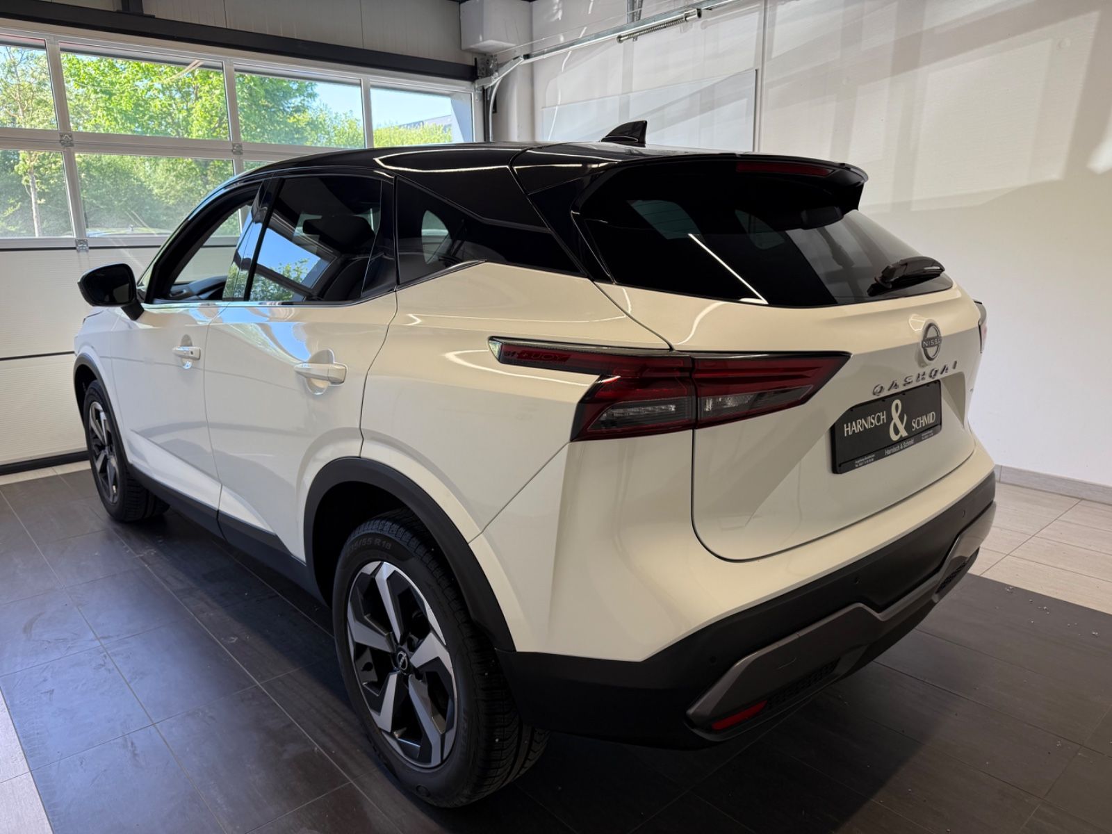 Fahrzeugabbildung Nissan Qashqai N-Connecta 1.3DIG-T Business Technologie