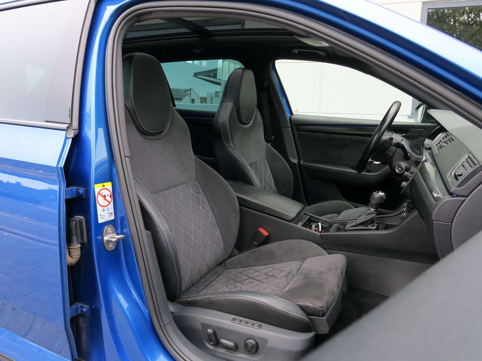 Skoda Superb Combi TDI DSG Sportline 4x4 1.Hd.*Pano*19 imagem 3