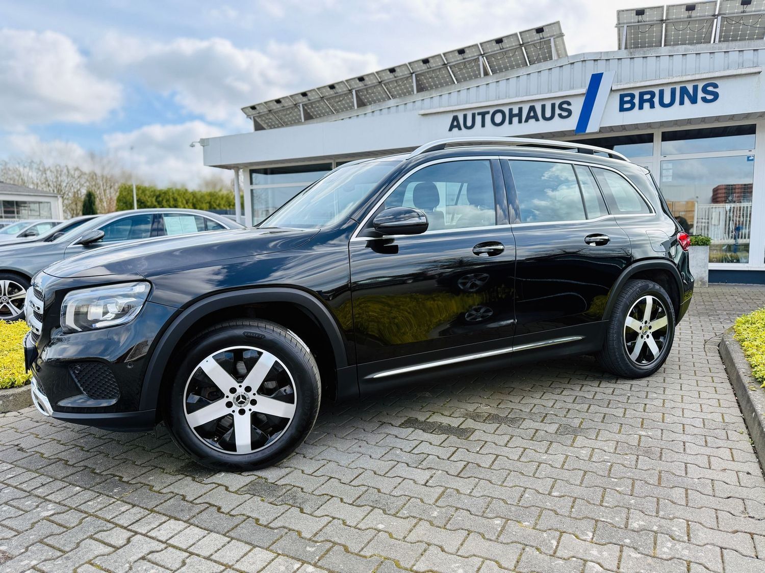 Fahrzeugabbildung Mercedes-Benz GLB 220 d PROGRESSIVE - AHK, Navi, LED, PTS, RFK
