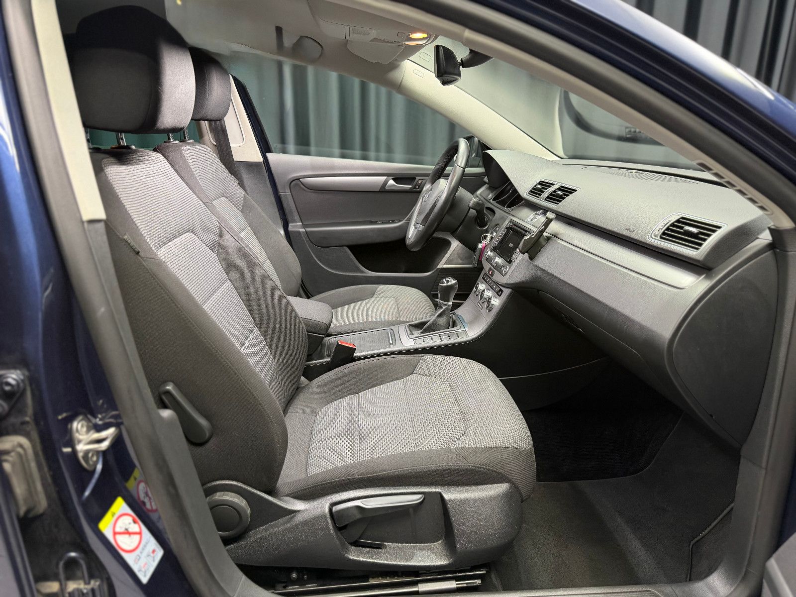 Fahrzeugabbildung Volkswagen Passat Lim. 2.0 TDI Comfortline|PDC|NAVI|AHK