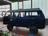 Volkswagen T3 Caravelle Syncro WBX DJ Camper - blaue Volkswagen T3 Caravelle