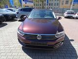 Volkswagen Passat Variant 1.8 Highline BMTStart-Stopp Auto. - : Braun