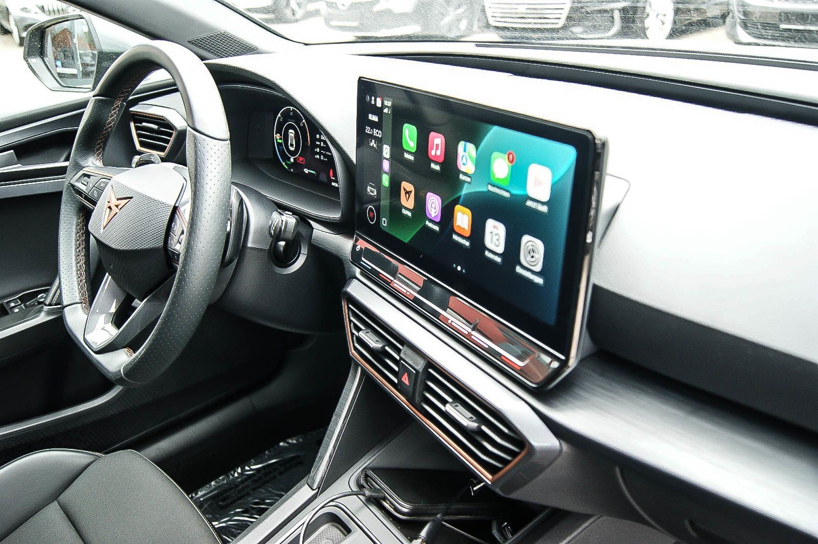 Fahrzeugabbildung CUPRA Leon Sportstourer e-Hybrid PANORAMA CARPLAY ACC