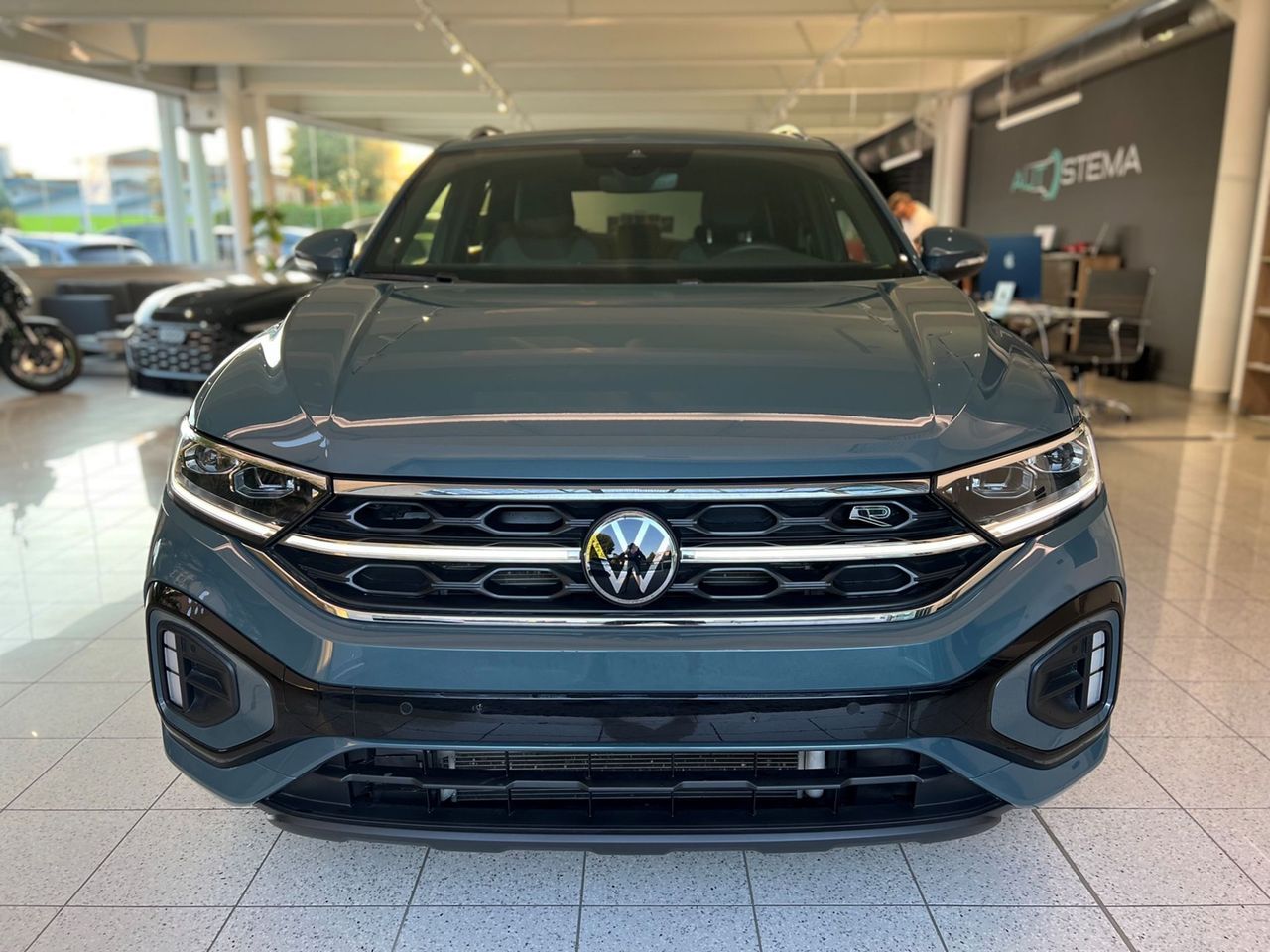 Volkswagen VOLKSWAGEN T-Roc 2022 1.5 tsi R-Line dsg - PARI  imagem 2