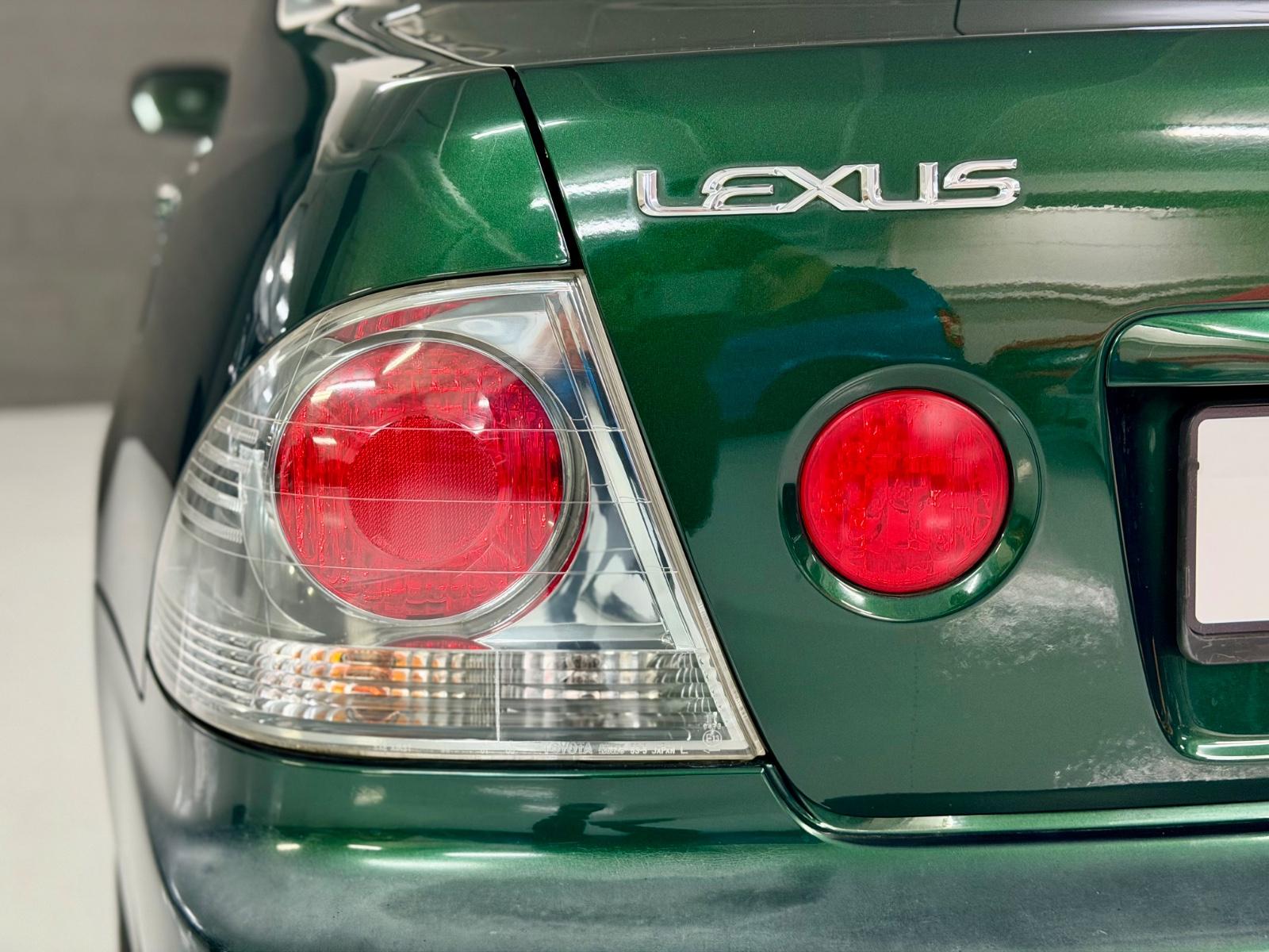 LEXUS IS 300 213 ch BVA 6 cylindres en ligne - 192400 km
