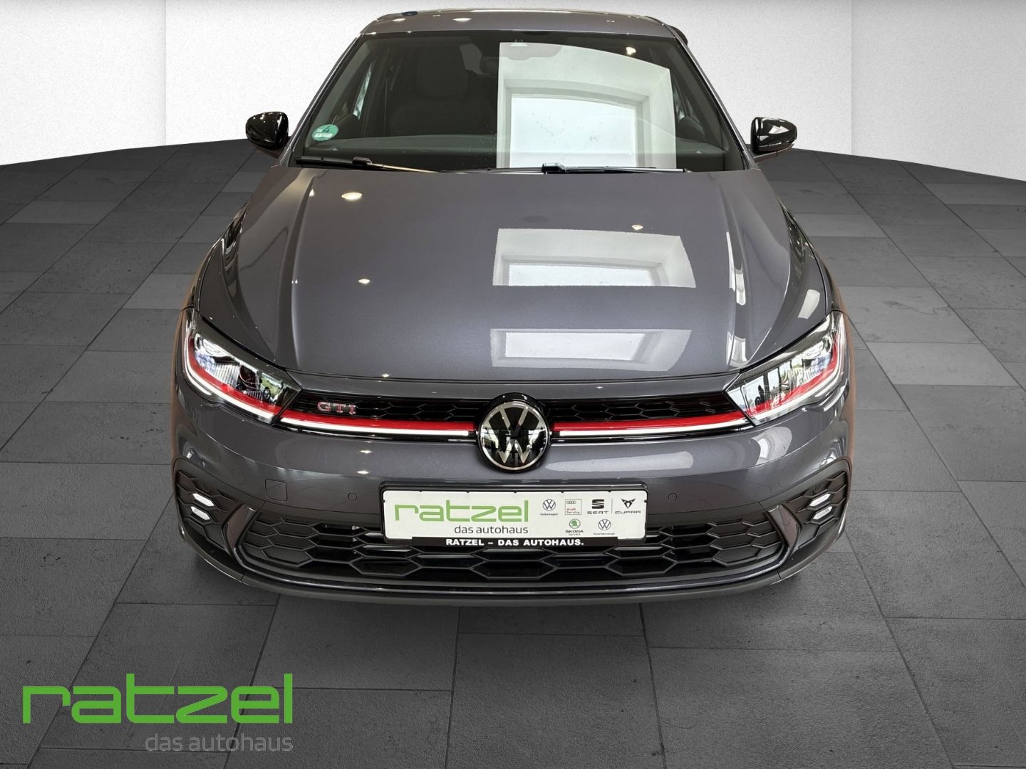 Fahrzeugabbildung Volkswagen Polo GTI 2.0 TSI DSG RearView Navi ACC IQ Drive