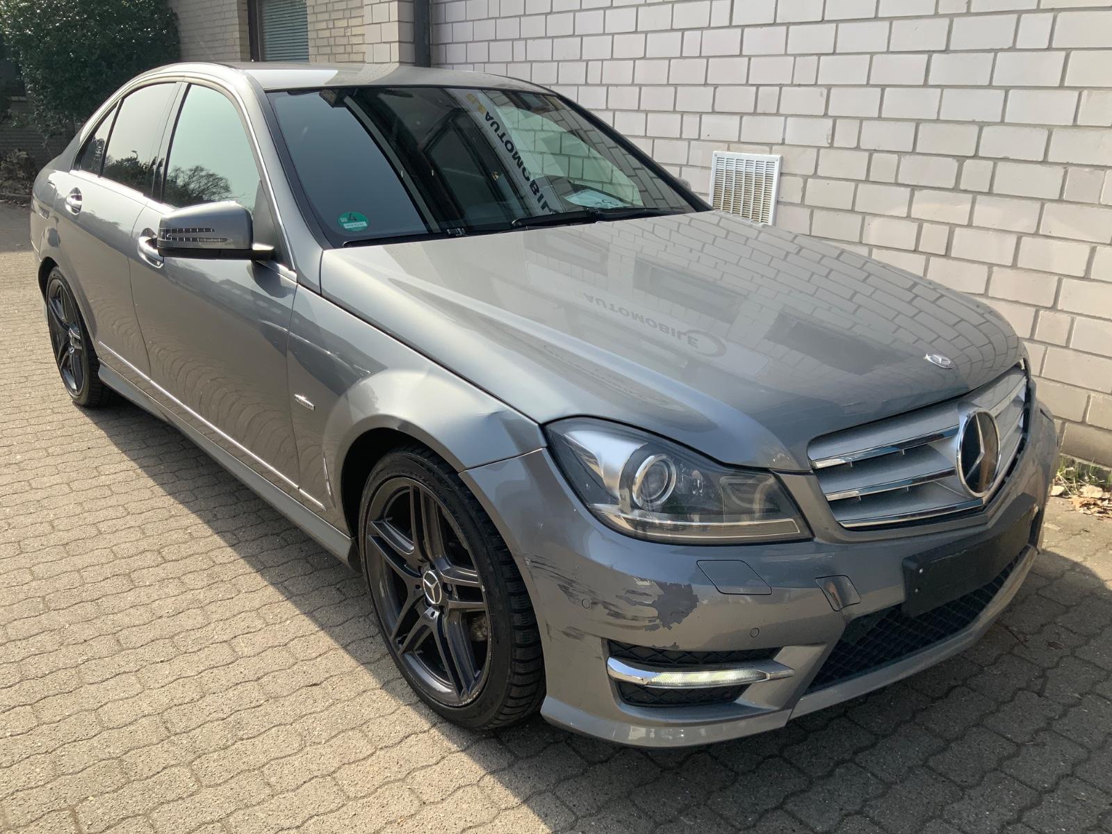 Mercedes-Benz C 220 CDI AMG-Line HarmanKardon/BiXe/Comand/DisT