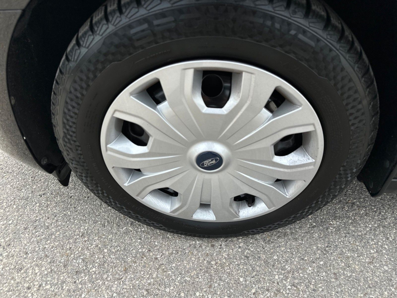 Fahrzeugabbildung Ford Transit Connect Kombi Trend, Rückfahrkamera