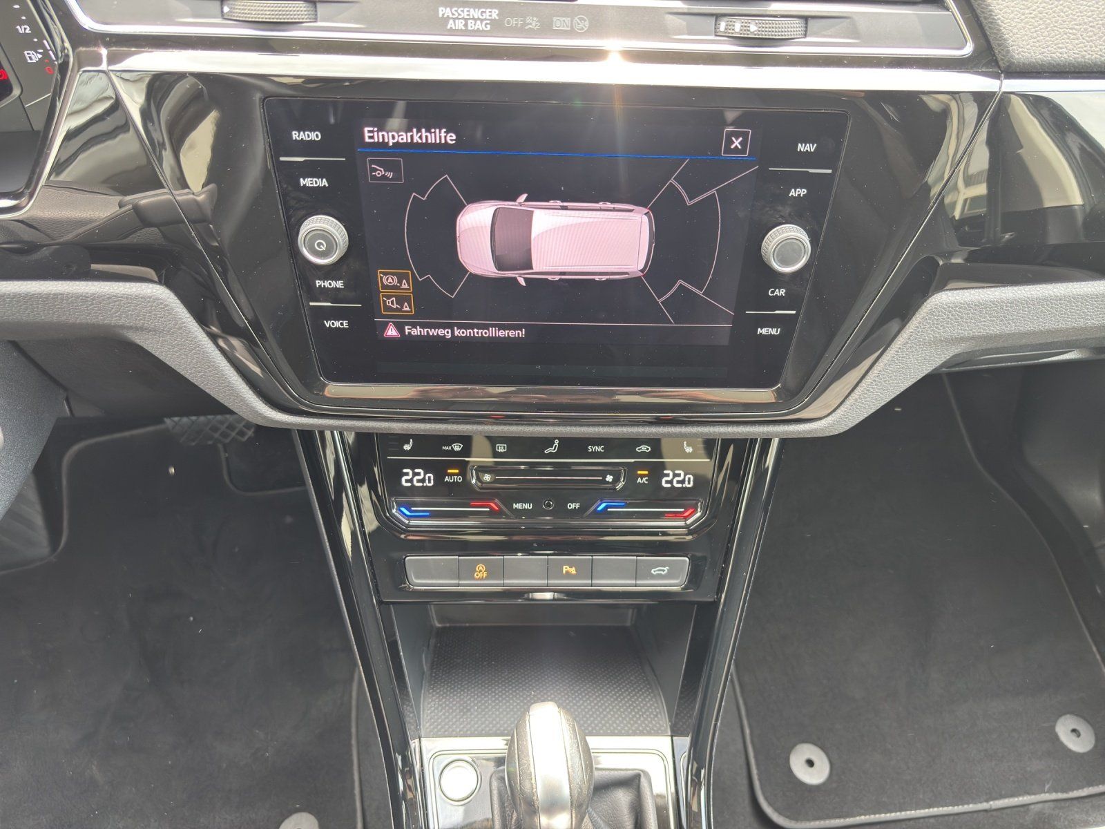 Fahrzeugabbildung Volkswagen Touran 1.5 TSI DSG Highline/PANO-DACH/KAMERA/7Si