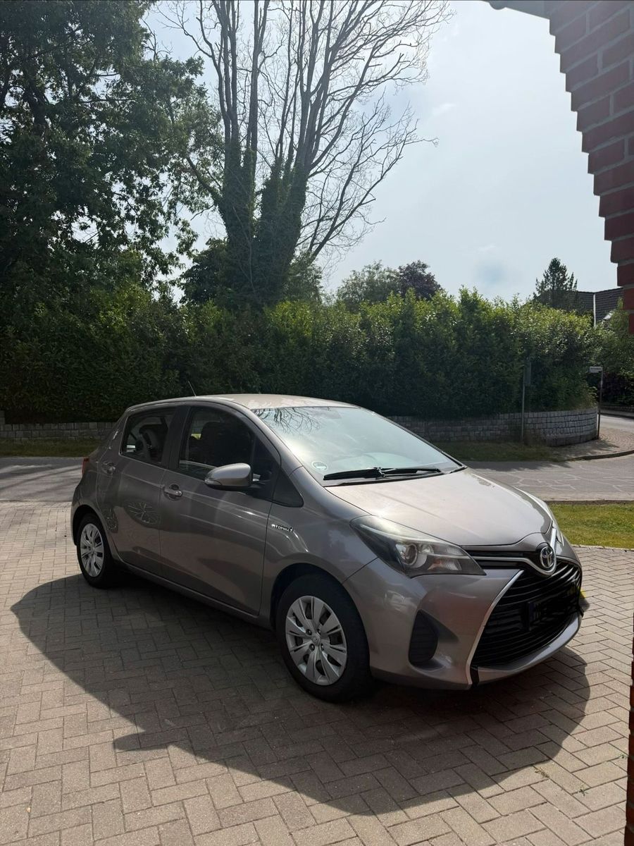 TOYOTA Yaris