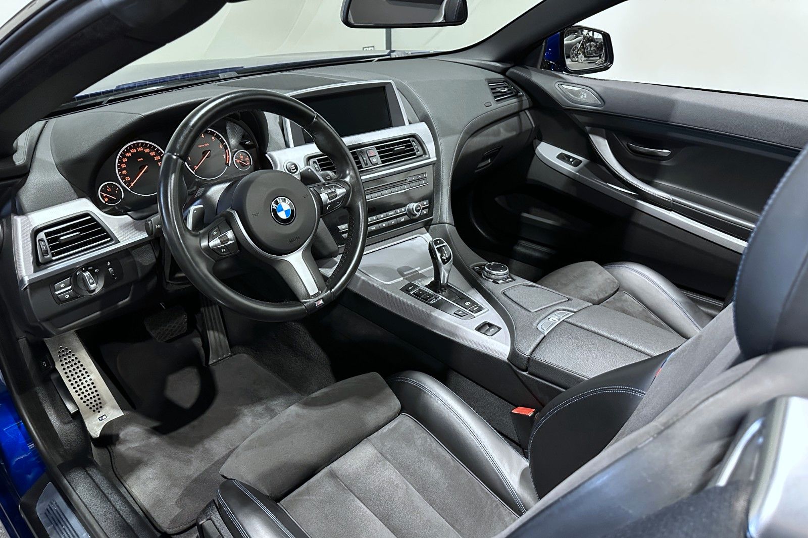 Fahrzeugabbildung BMW 650i Cabrio | M-Paket | Harman-Kardon