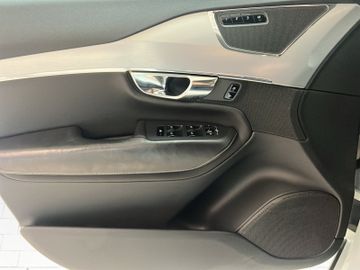 Bild 10 Volvo XC90 D5 Momentum AWD