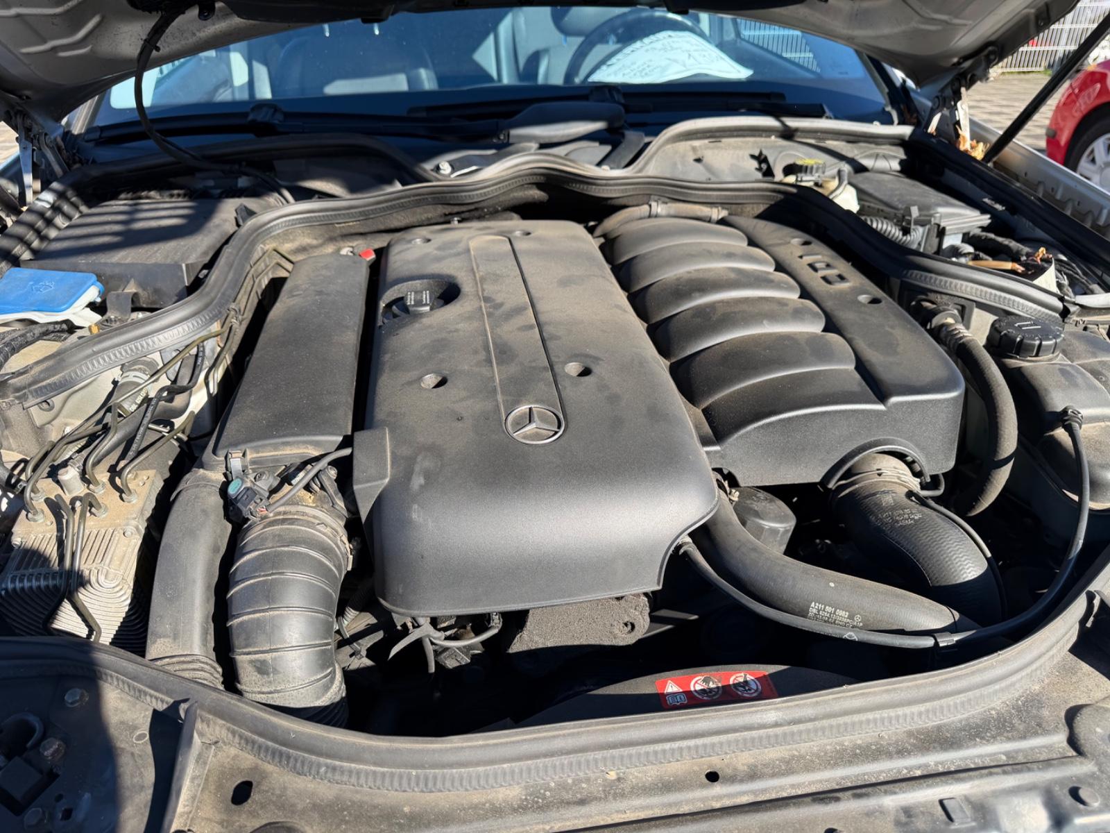 Mercedes-Benz E270 2005 — photo 20