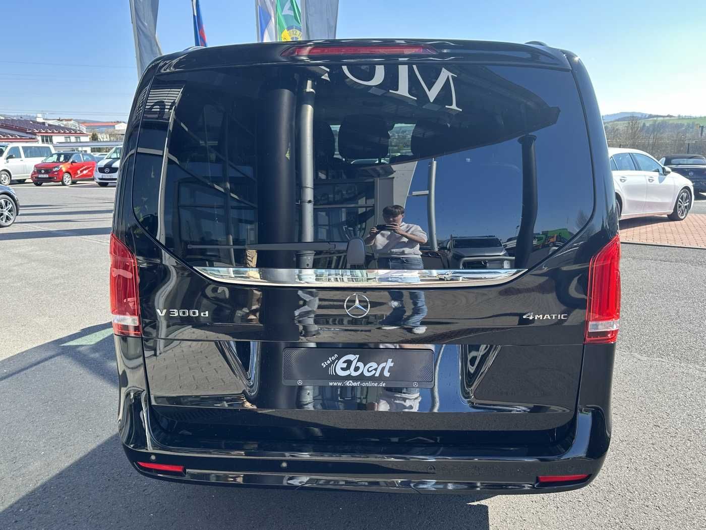 Fahrzeugabbildung Mercedes-Benz V 300 d AVA ED 4MATIC AHK2,5to Standheiz 360Kam