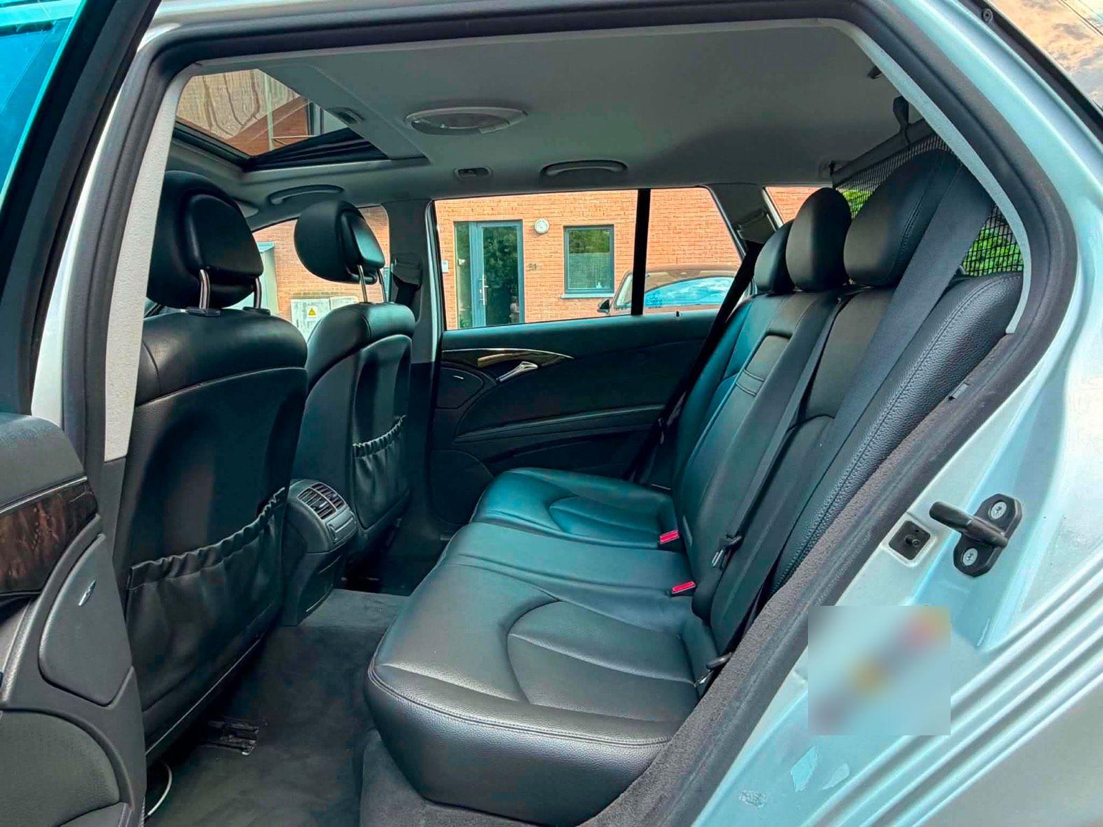 Mercedes-Benz E320 2006 — photo 11