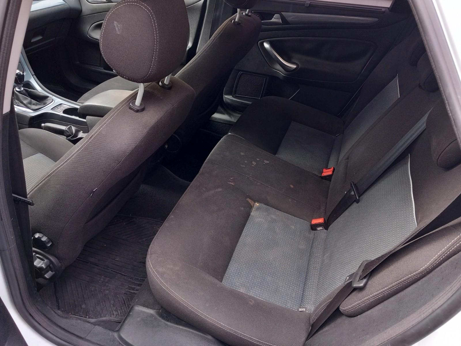 Ford Mondeo 2011 — photo 12