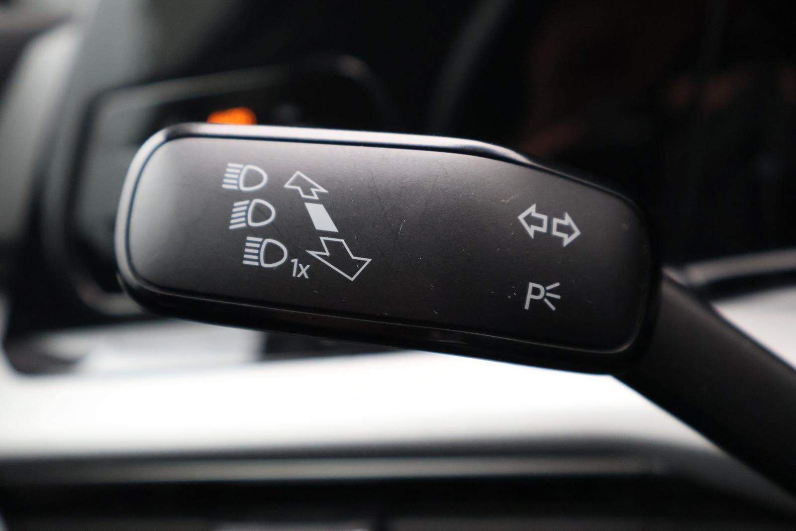 Volkswagen Golf VIII 2.0 TDI LED Navi ACC DAB Tempomat PDC, миниатюра 21
