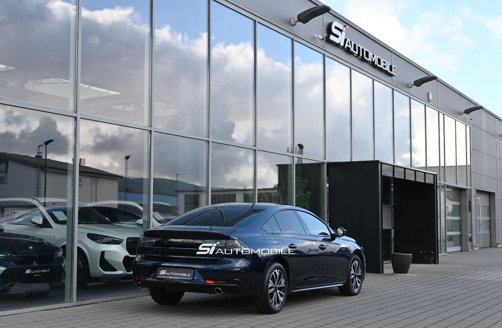Fahrzeugabbildung Peugeot 508 Plug-In Hybrid 225 e-EAT8 Allure °ACC°MATRIX