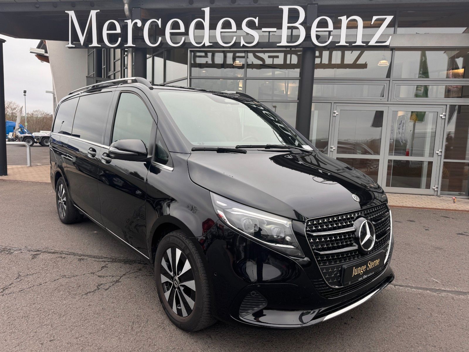 Fahrzeugabbildung Mercedes-Benz V 300 d AVA DISTRONIC AHK Standheiz Sound
