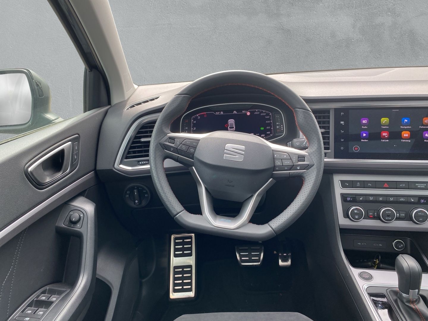 Fahrzeugabbildung SEAT Ateca FR 4Drive 2.0 TDI*NAVI*AHK*PANO*SHZ*PDC*CA