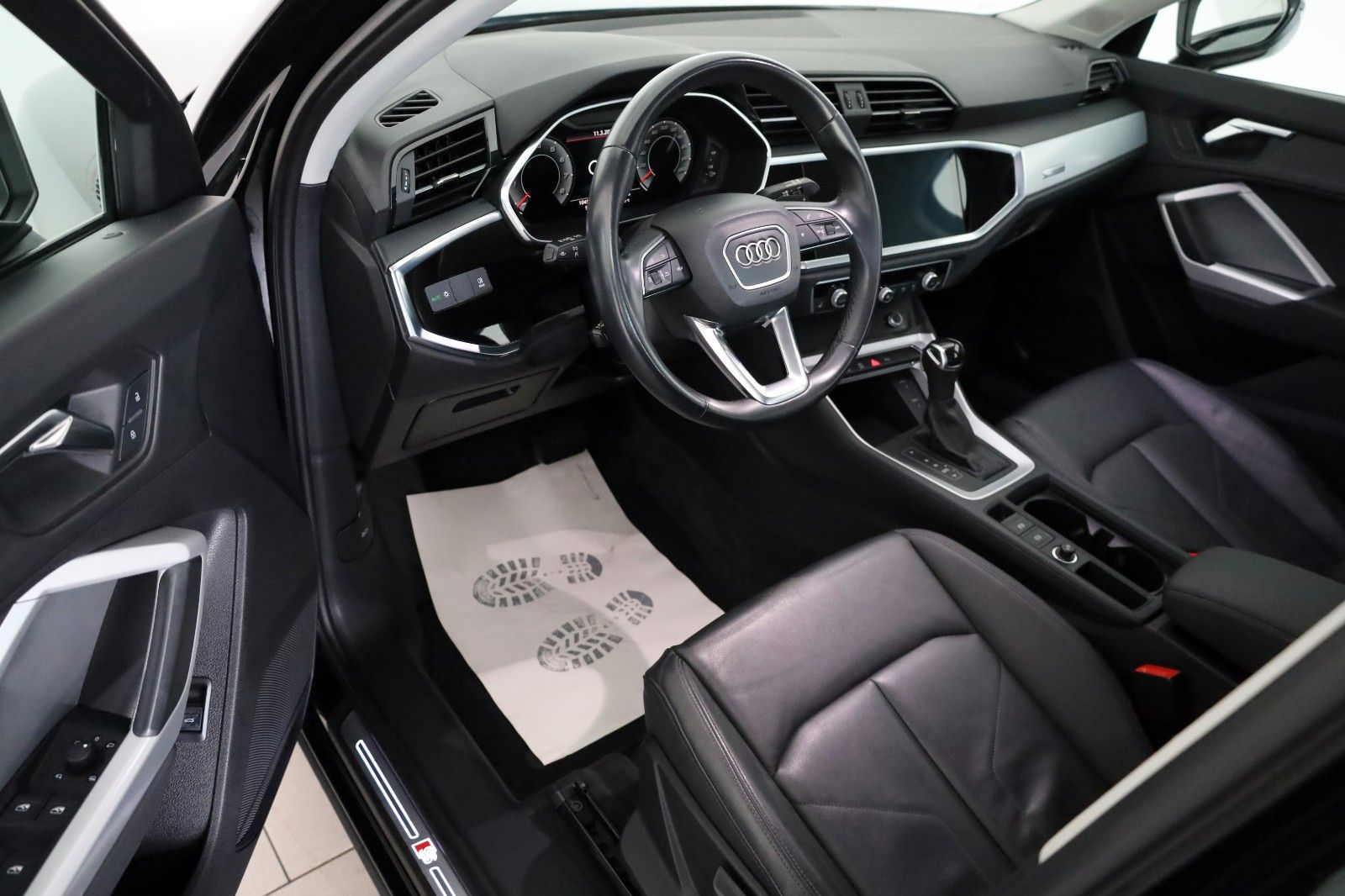 Fahrzeugabbildung Audi Q3 Sportback 35 TFSI S line,Leder,Navi,Kamera,SH