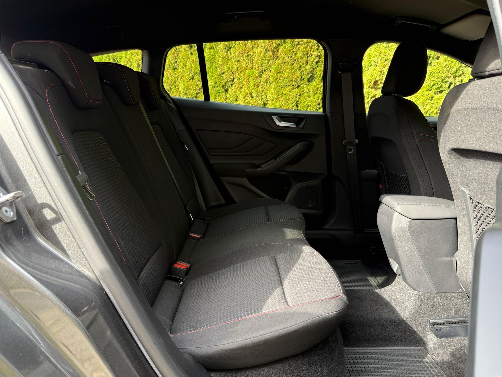 Fahrzeugabbildung Ford Focus 1.0EB ST-Line MATRIX+NAV+WINTER+CARP+SYNC4