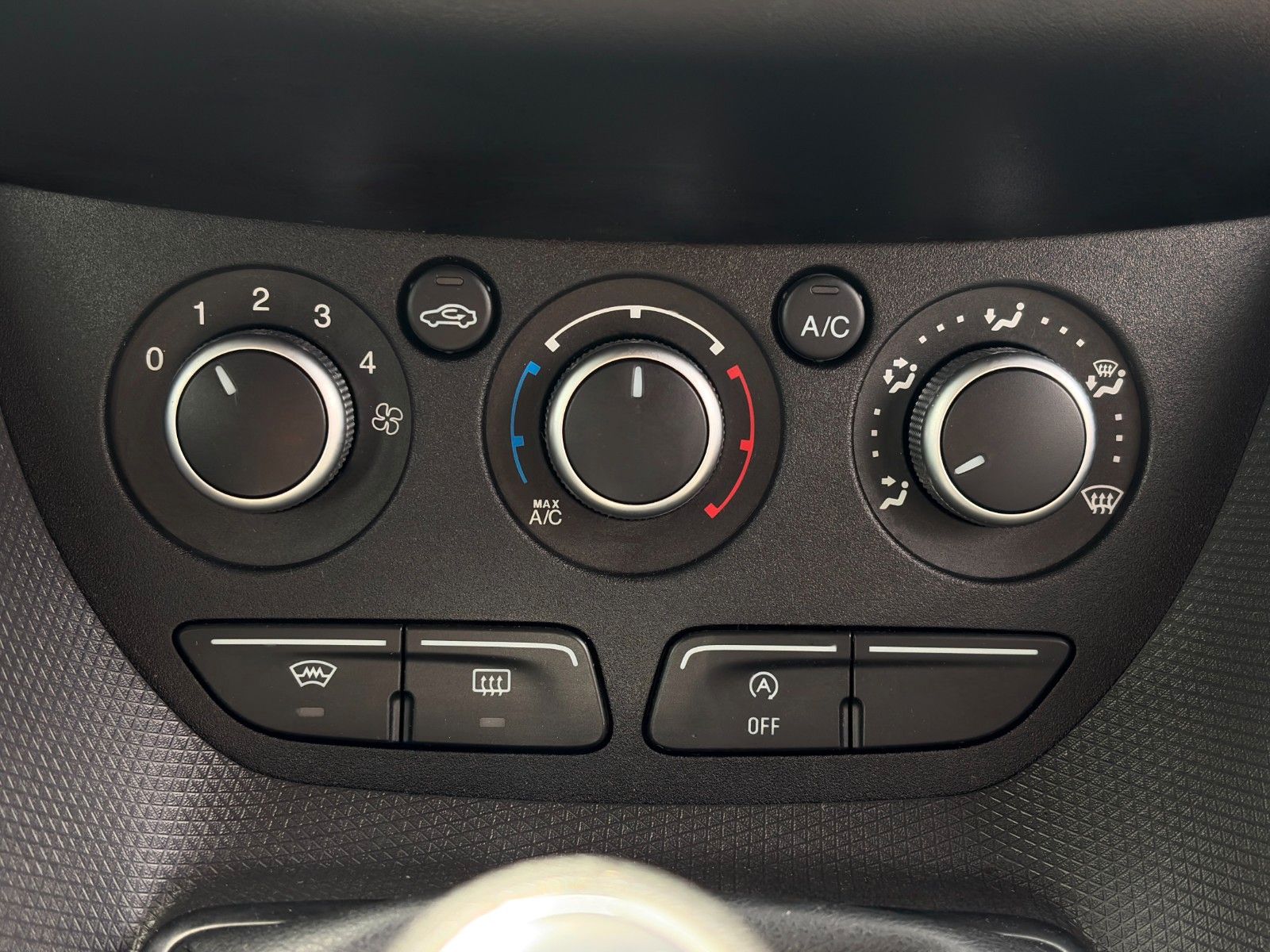 Fahrzeugabbildung Ford Tourneo Connect 1.0 EB Trend Klima Zahnr. neu