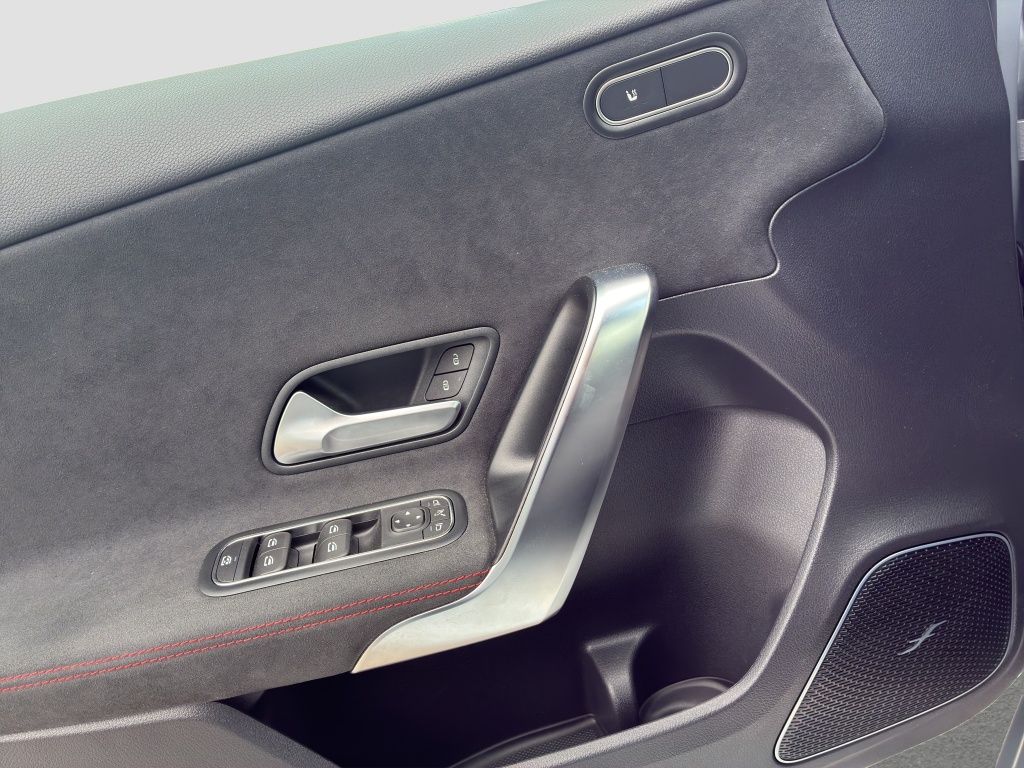 Fahrzeugabbildung Mercedes-Benz A 200 AMG*NIGHT*PSD*M-BEAM*RFK*TOTW*K-GO*19''*