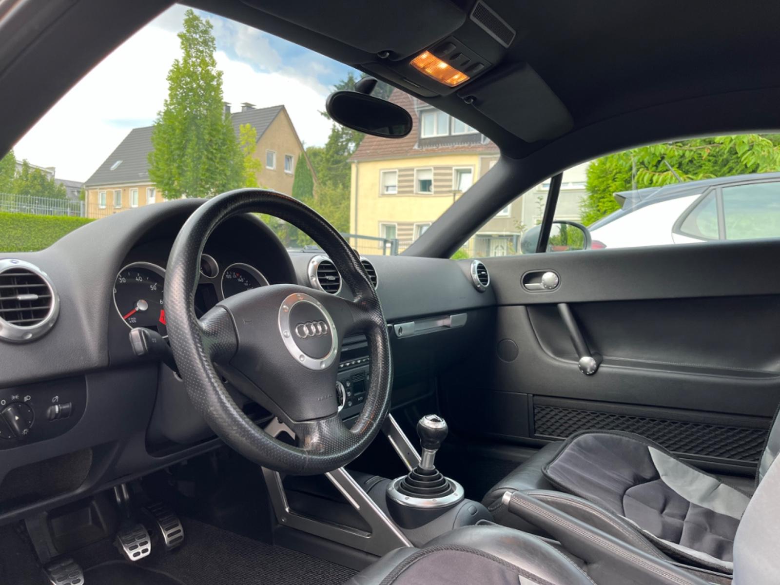 Audi TT Coupe 1.8T S Line Titan Paket