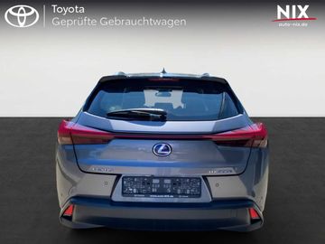Lexus UX - 4