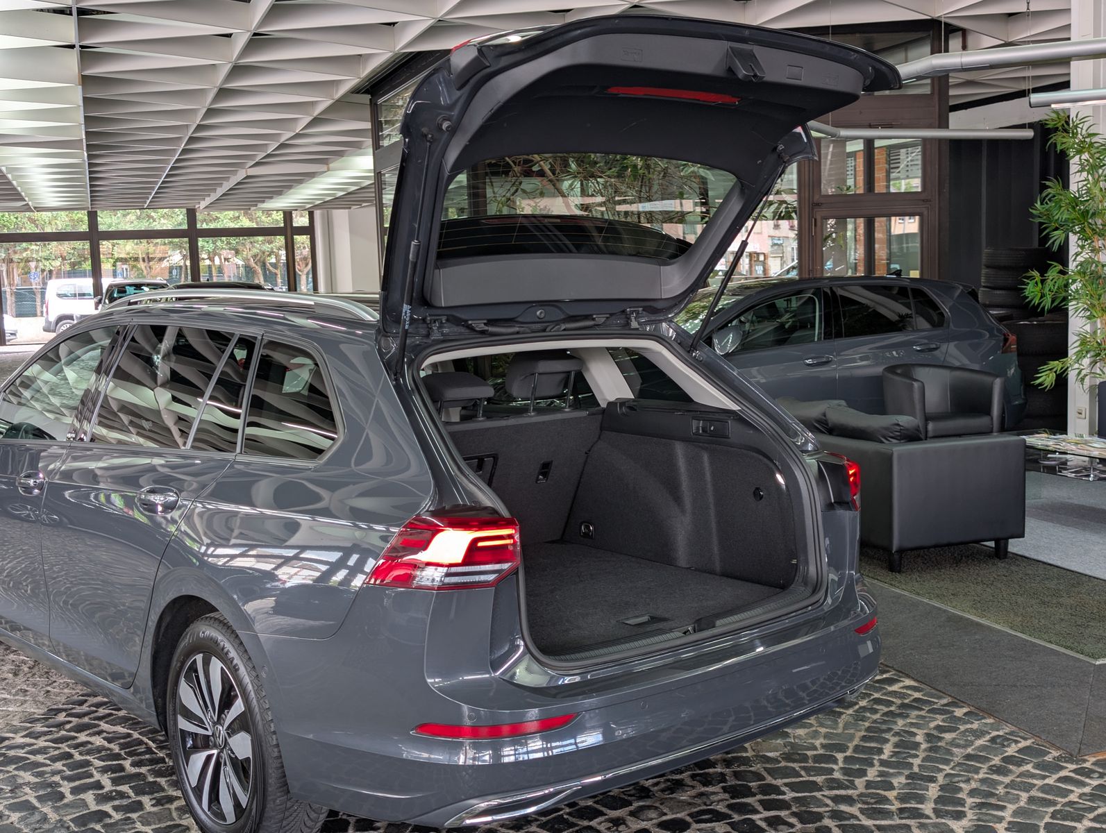 Fahrzeugabbildung Volkswagen Golf Move 1.5 TSI ACC LED SHZ VIRT AMBI APP BHL