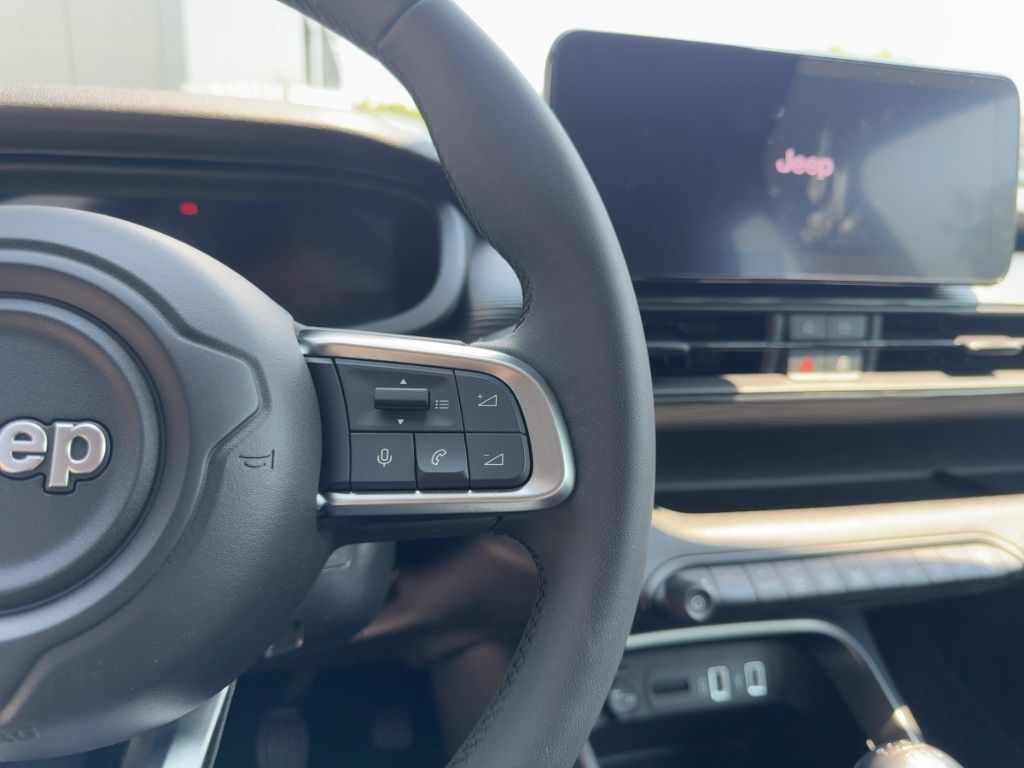 Fahrzeugabbildung Jeep Avenger Altitude  NAVI  RÜCKFAHRK.  KLIMAAUTOM.