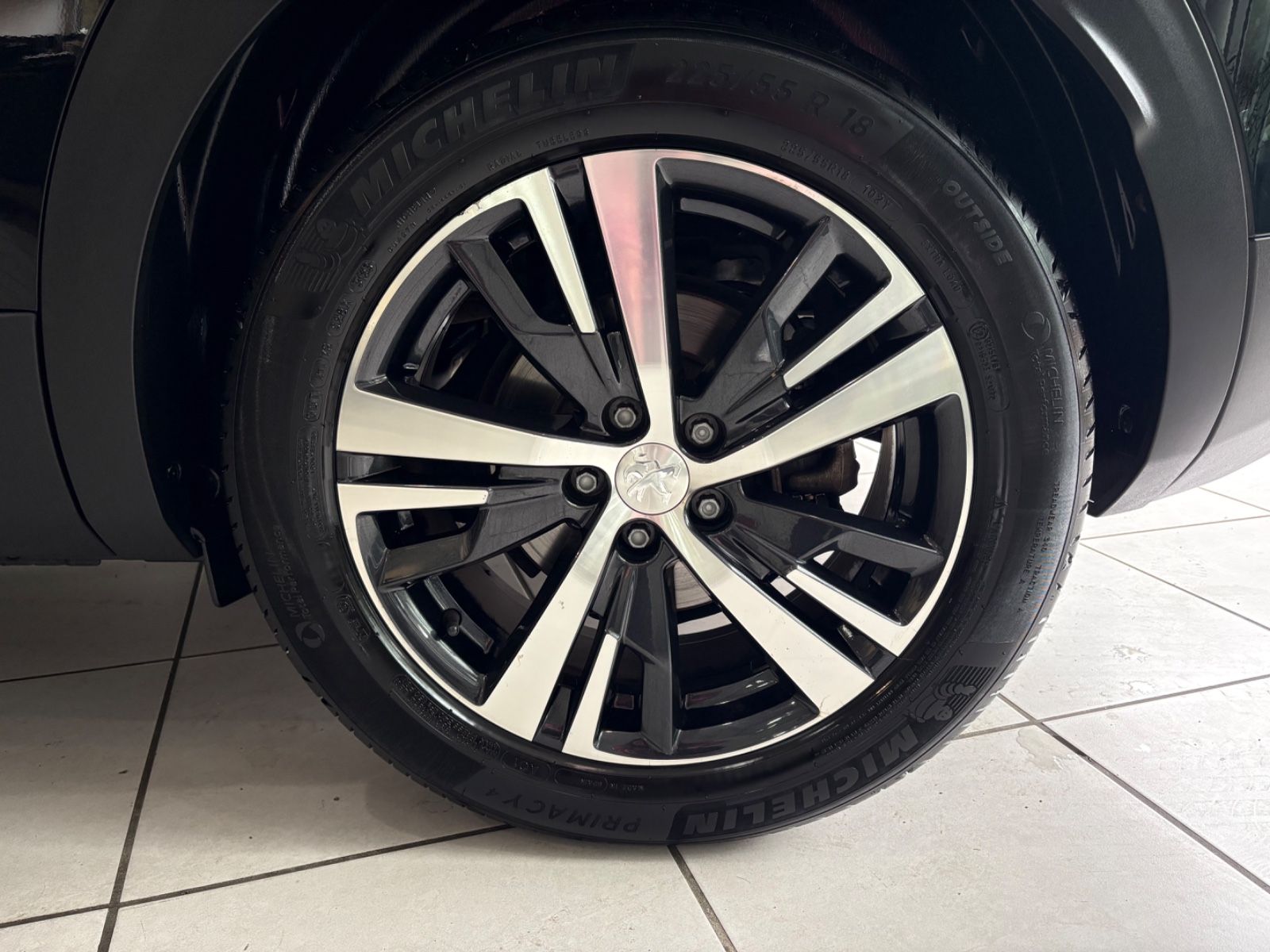 Fahrzeugabbildung Peugeot 3008 Allure