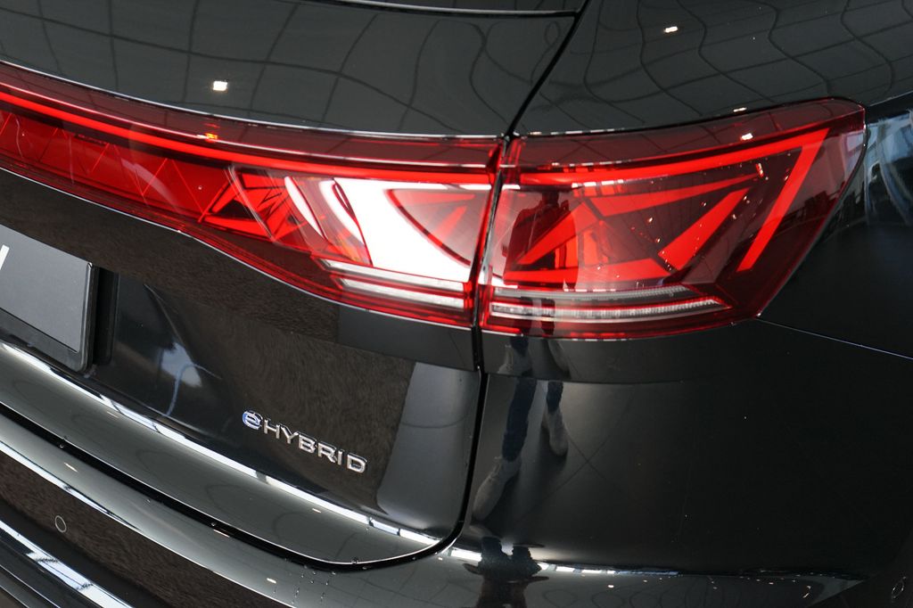 VW Touareg R eHybird | Pano | AHK | Dynaudio VW Touareg R eHybird | Pano | AHK | Dynaudio