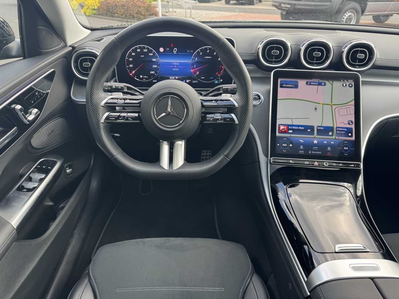 Fahrzeugabbildung Mercedes-Benz C 200 T AMG Pano+AHK+RFK+Memory+Night+ TotW